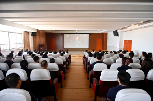 以史为鉴守初心 砥砺奋进启新程——凯时集团股份组织员工集中旁观抗战成功80周年阅兵式